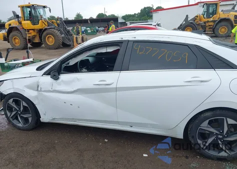 2021 Hyundai Elantra Sel z USA, uszkodzony, nr VIN 5NPLN4AG2MH017506